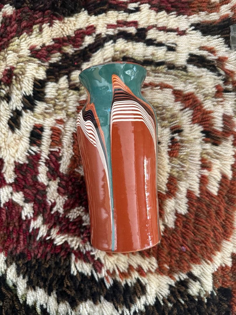 チェコで購入ブルガリアトロヤン陶器　花瓶