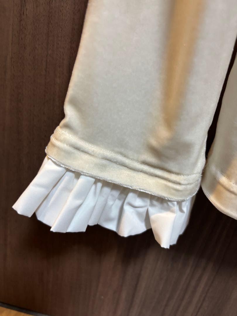 アンプレガント　フリル付きベロアロンT