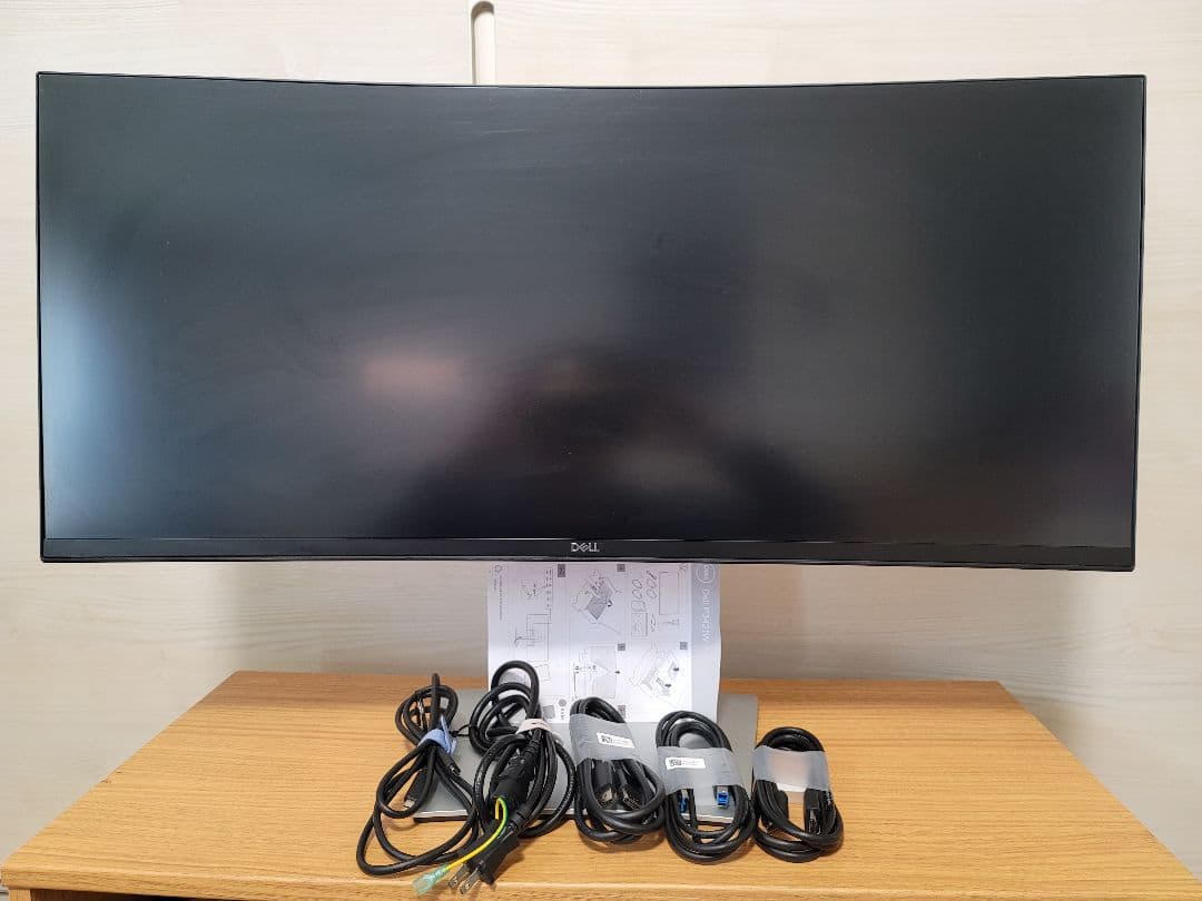 ひろ　Dell 34 曲面 モニター P3421W ＆専用サウンドバー付