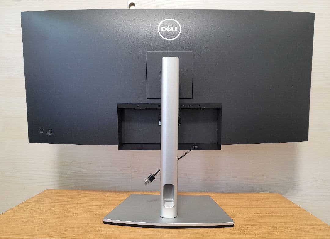 ひろ　Dell 34 曲面 モニター P3421W ＆専用サウンドバー付