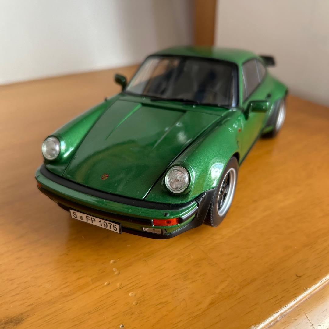 1/18ノレブ　ポルシェ911ダーボー