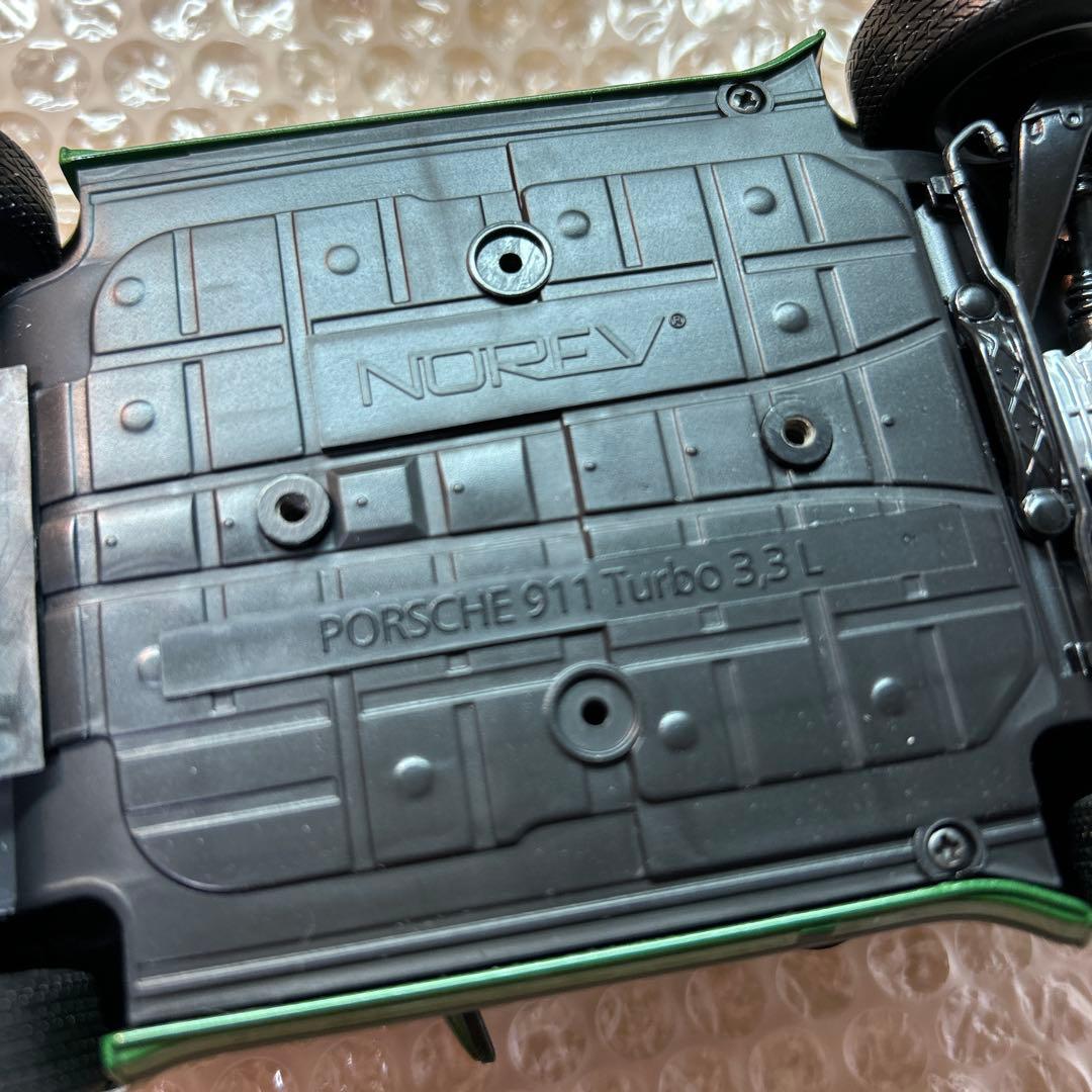 1/18ノレブ　ポルシェ911ダーボー