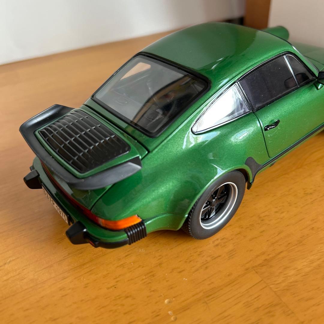 1/18ノレブ　ポルシェ911ダーボー