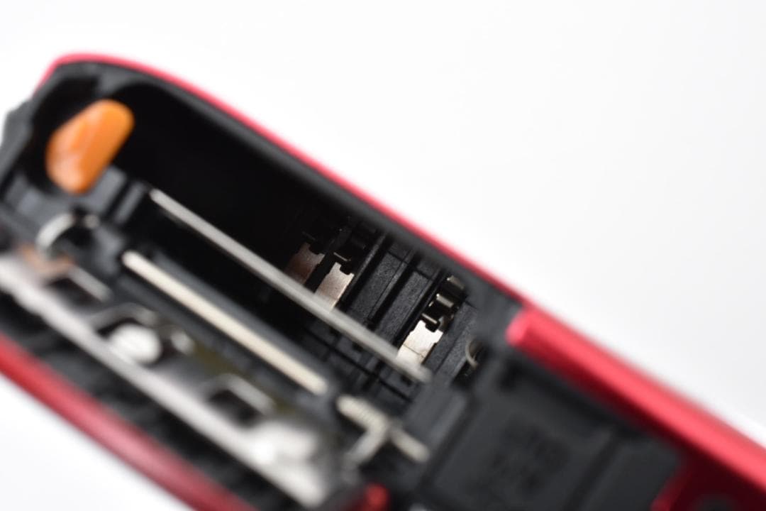 ■ ほぼ新品 ■ ニコン　Nikon COOLPIX A100 レッド