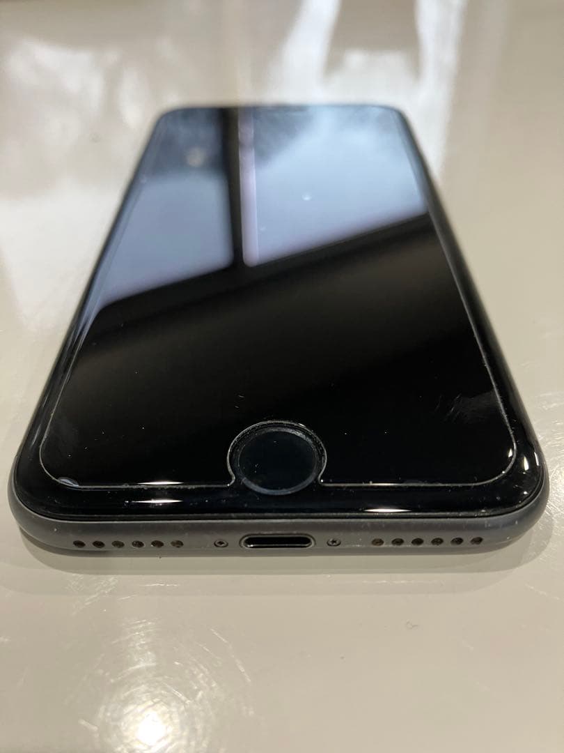 iPhone8 SIMロックなし バッテリー弱い 小傷