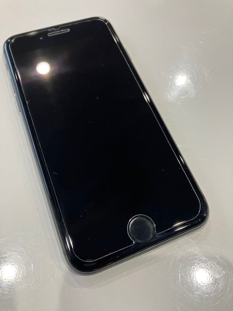 iPhone8 SIMロックなし バッテリー弱い 小傷