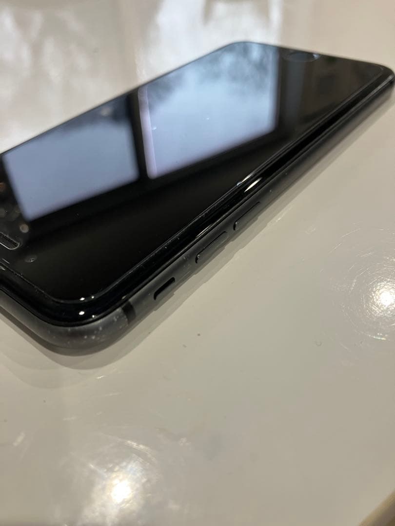 iPhone8 SIMロックなし バッテリー弱い 小傷