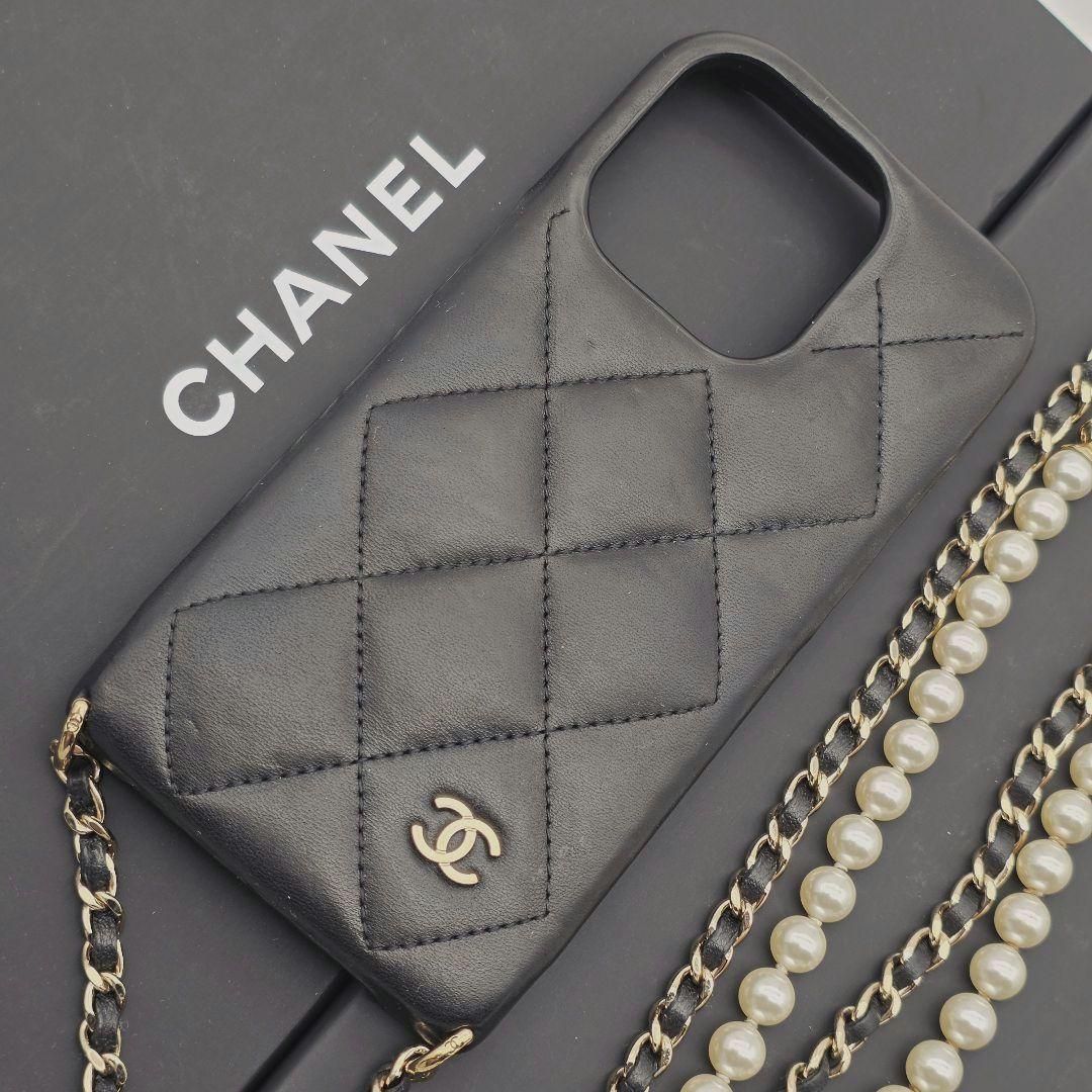 CHANEL iphone14pro ケース マトラッセ チェーン ココマーク