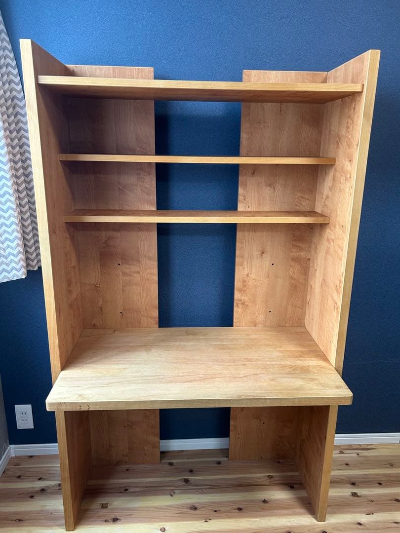 モモナチュラルのデスク