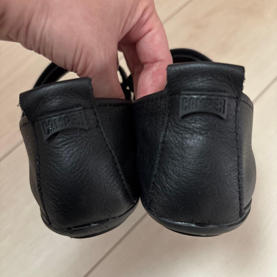 Camper ブラック フラットシューズ 35