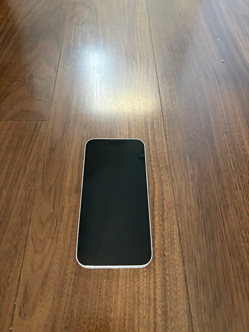 Apple iPhone 13 スターライト 本体