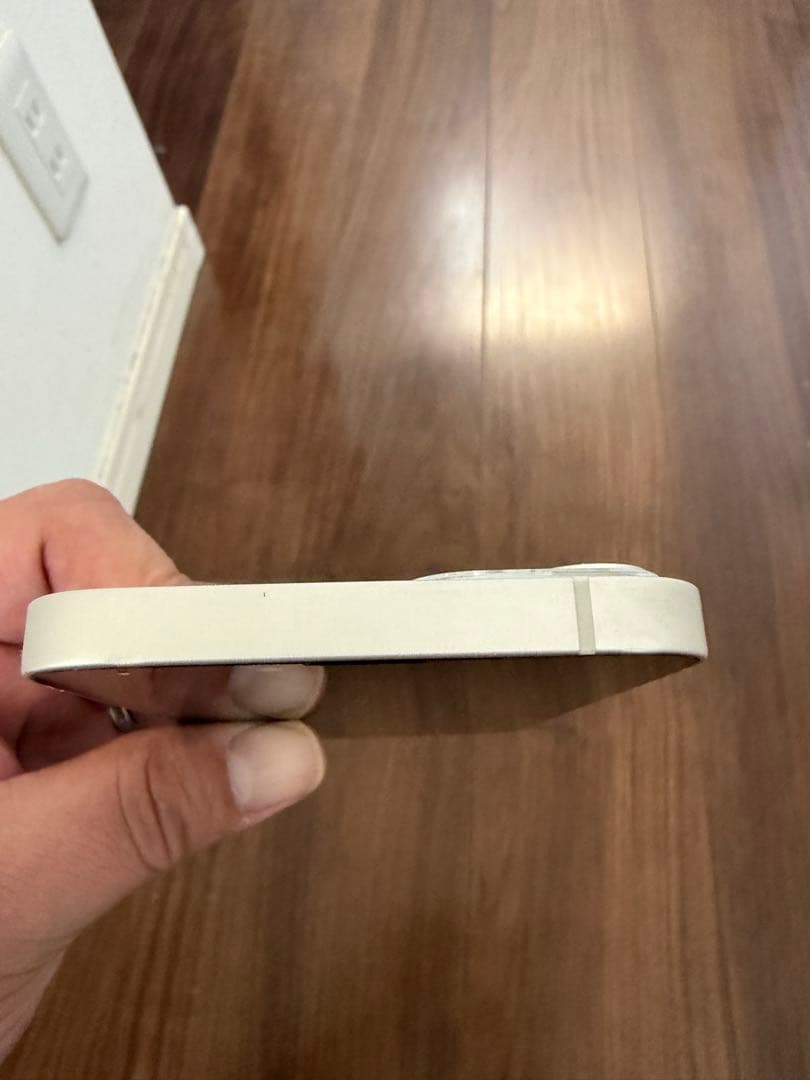 Apple iPhone 13 スターライト 本体