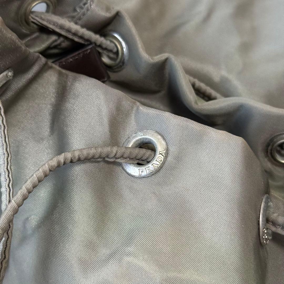 プラダ ナイロン バックパック カーキ 三角ロゴ カーキ