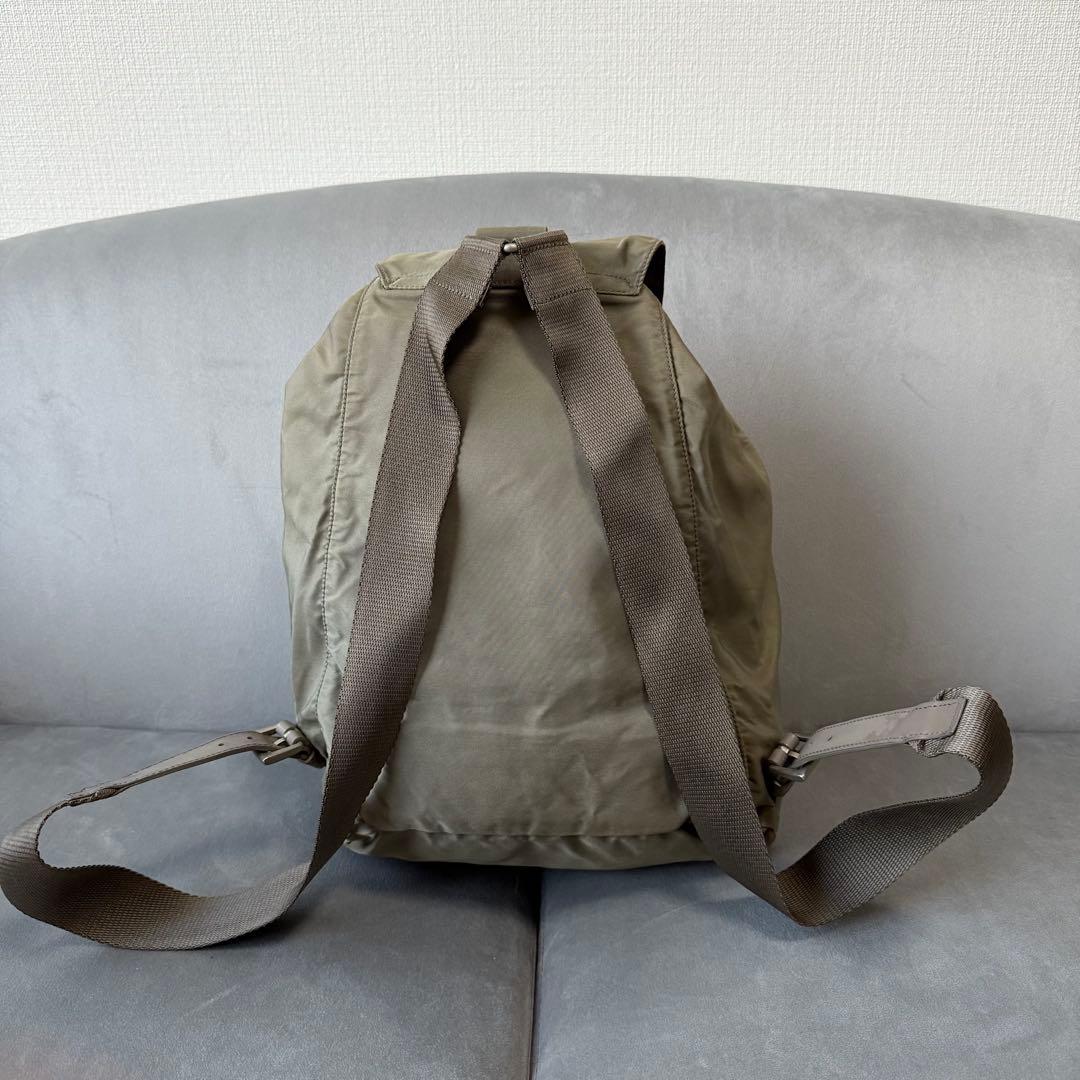 プラダ ナイロン バックパック カーキ 三角ロゴ カーキ