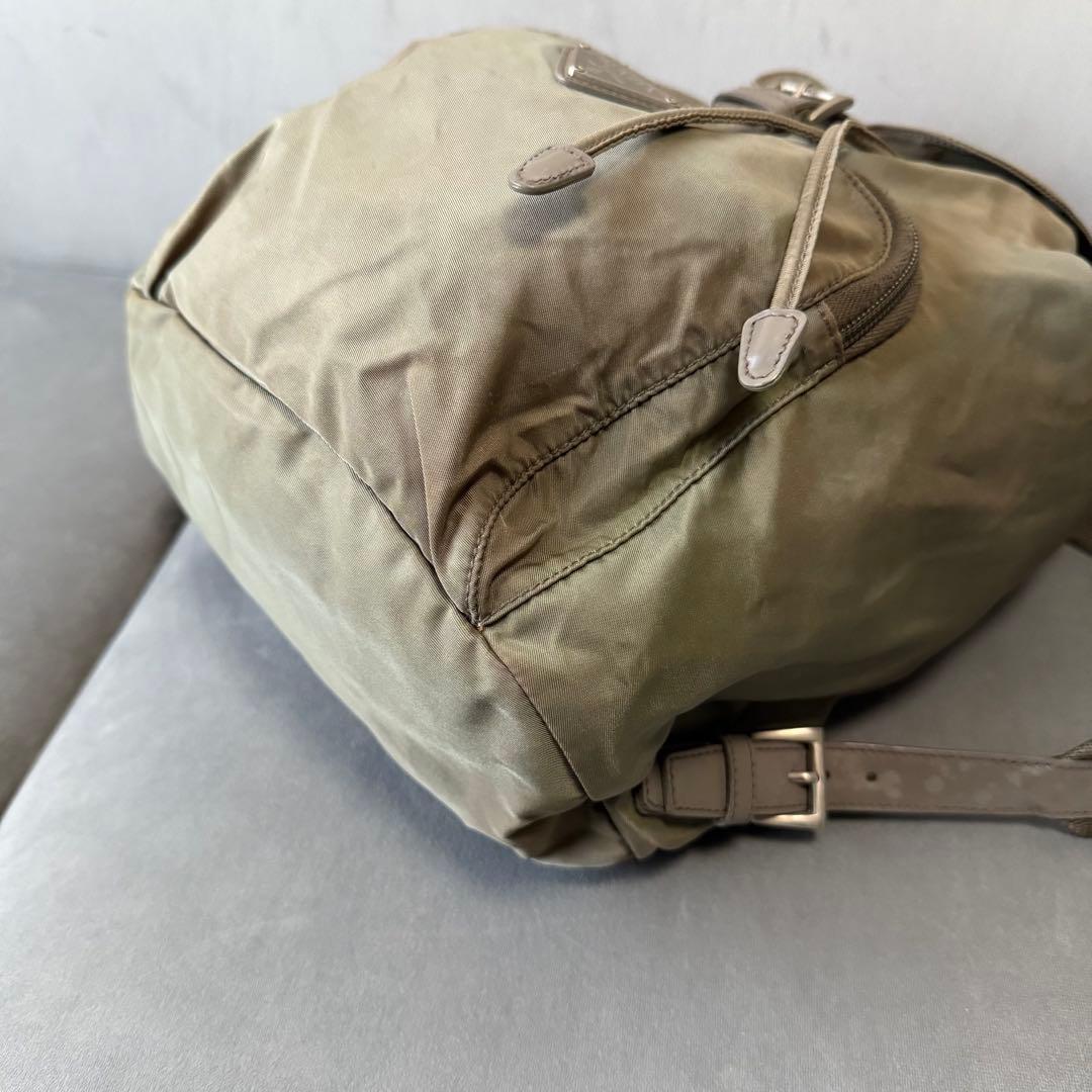 プラダ ナイロン バックパック カーキ 三角ロゴ カーキ