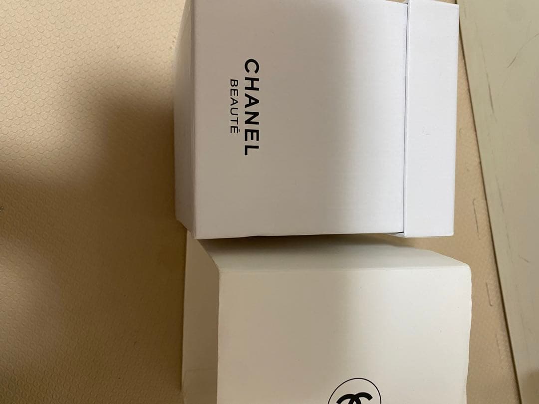 E*i様 CHANEL スノードーム 白い鹿レア
