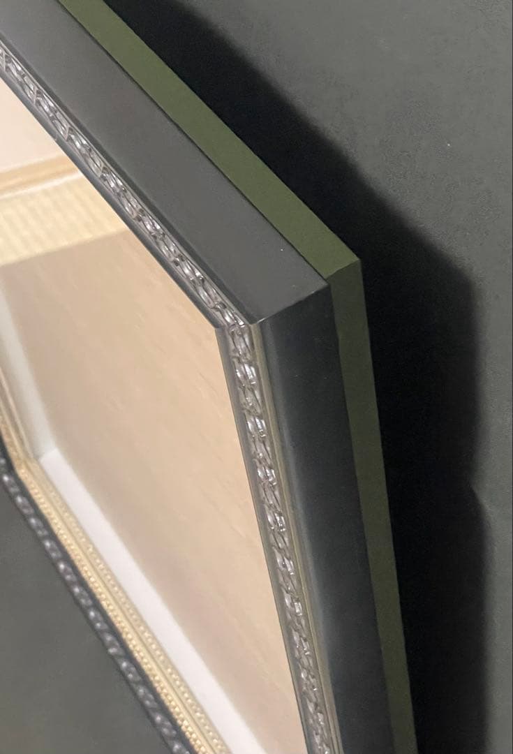 油彩額縁 F12 オーダー額縁 黒い彫刻模様　アンティーク調　木製