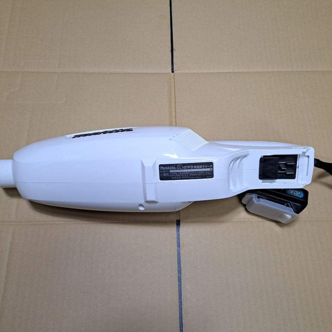 マキタ充電式クリーナー(ハンディ掃除機)CL107FD充電器バッテリー2個セット