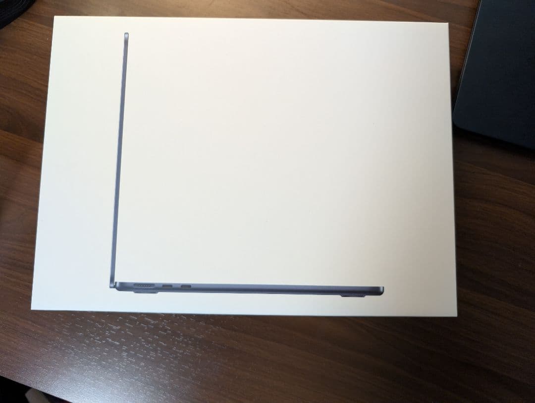 【美品】MacBook Air M2 13.6 16GB/2TB