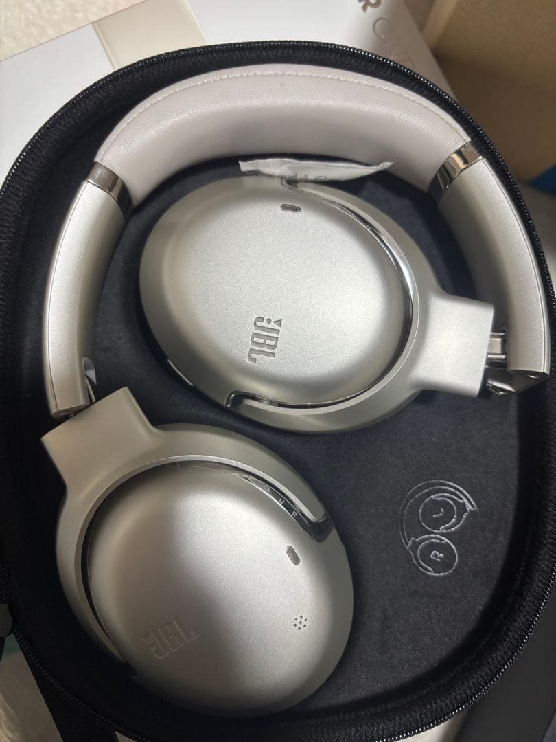 ヘッドホン JBL tour one M2