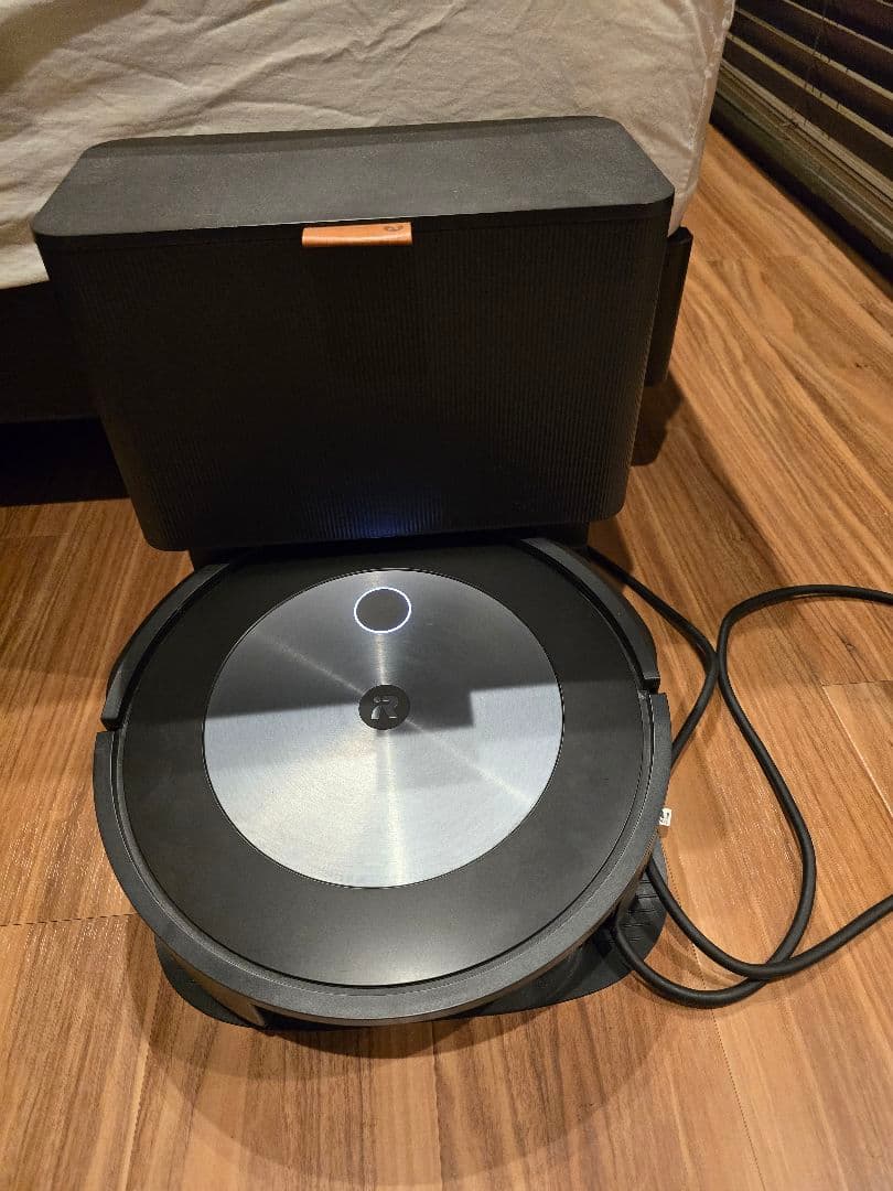 ルンバ j7+ アイロボット 自動ゴミ収集機付き