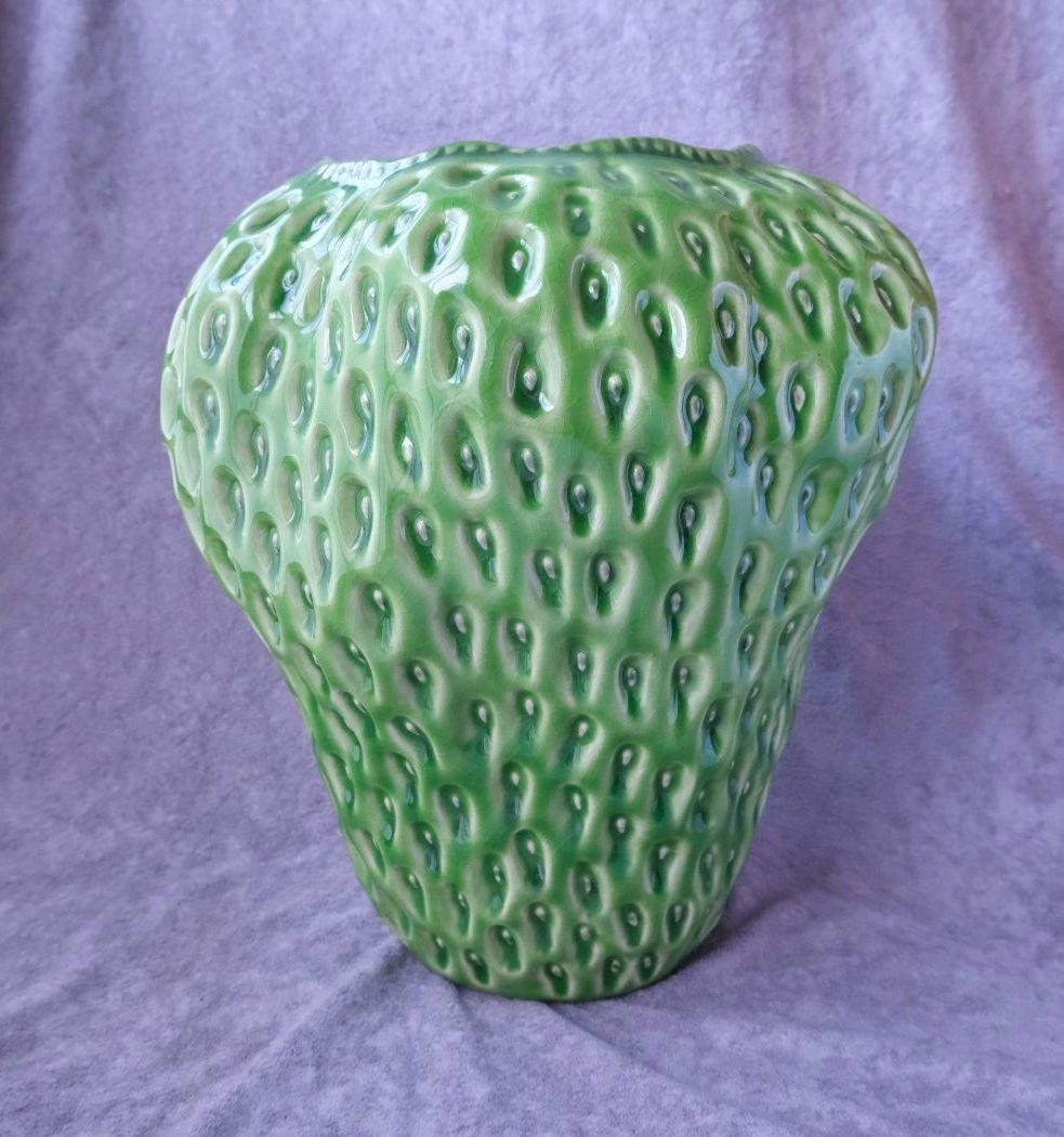 Despots イチゴ　フラワーベース　ストロベリー（グリーン）Lサイズ