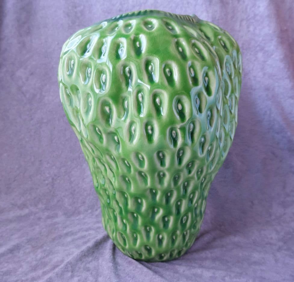 Despots イチゴ　フラワーベース　ストロベリー（グリーン）Lサイズ