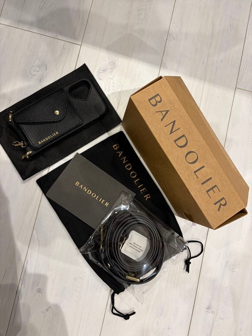 【iPhone17】 ストラップ未使用REMI MAGNET GOLD