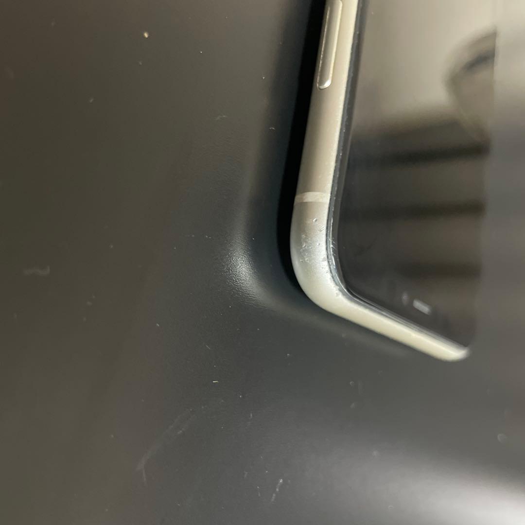 iPhone11 ホワイト　64GB