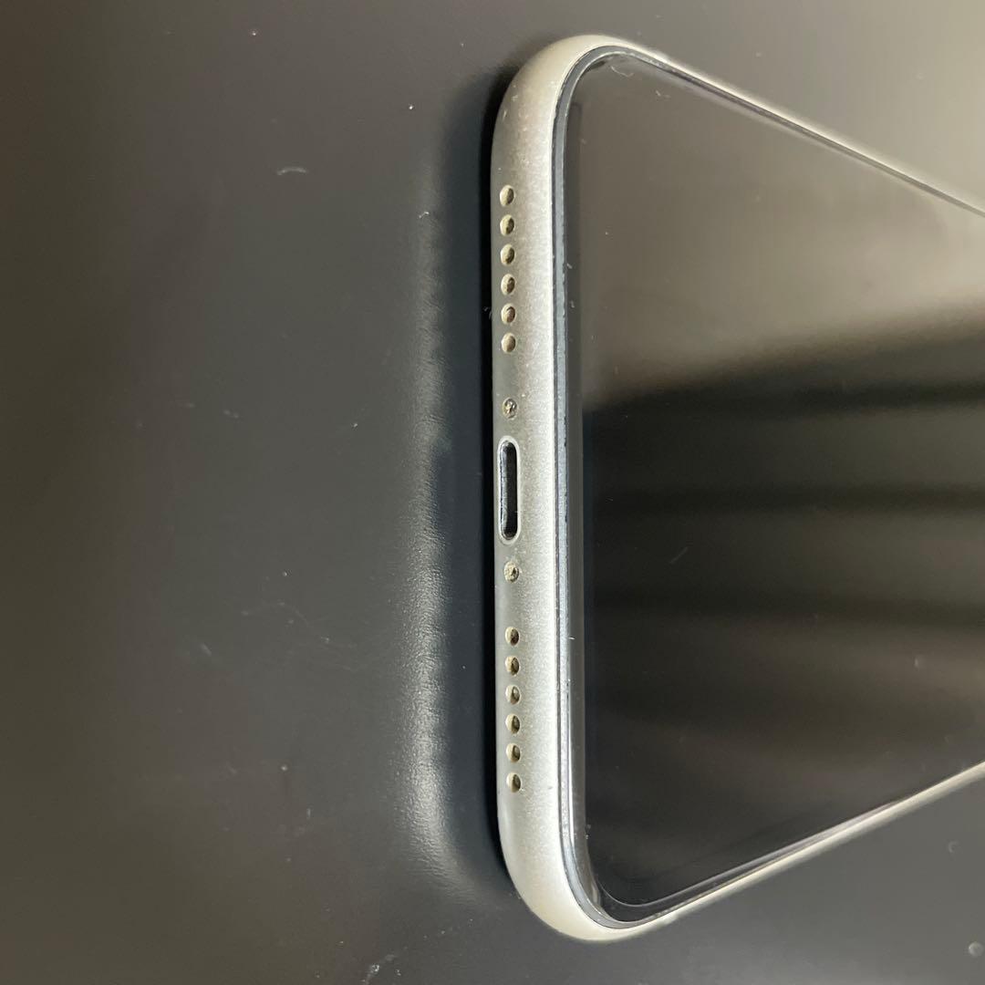 iPhone11 ホワイト　64GB