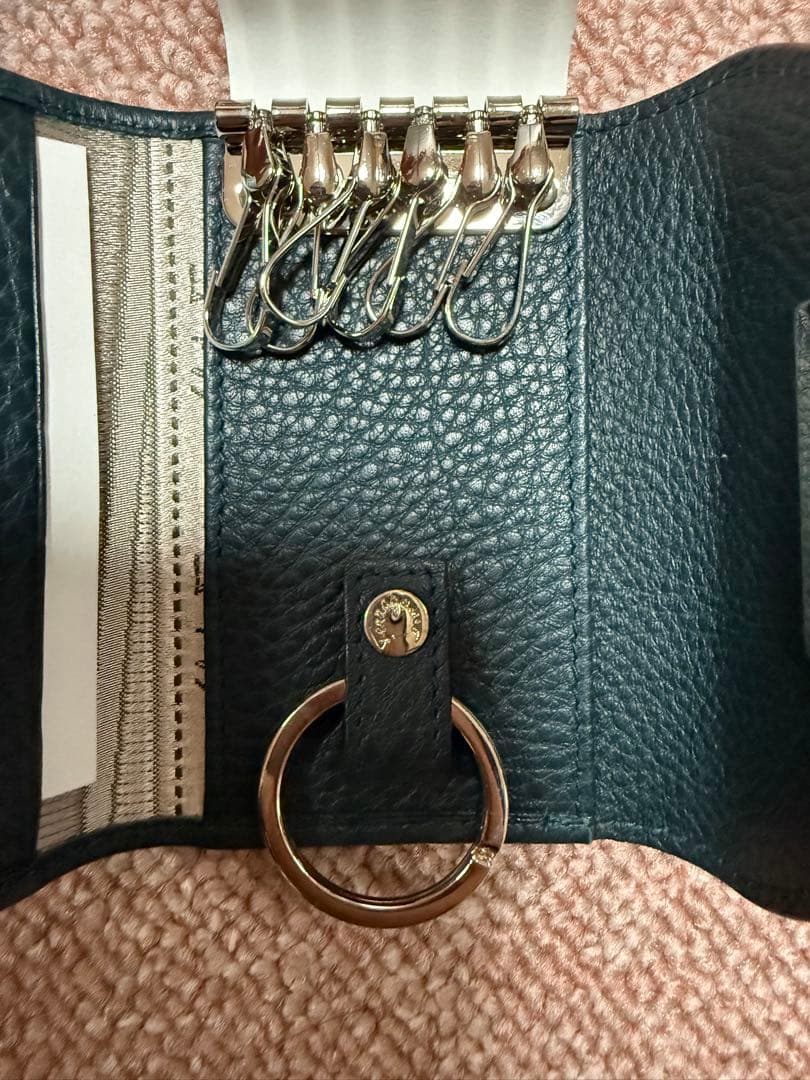 【新品未使用】サルヴァトーレフェラガモ キーケース 6連 レザー キーリング箱付