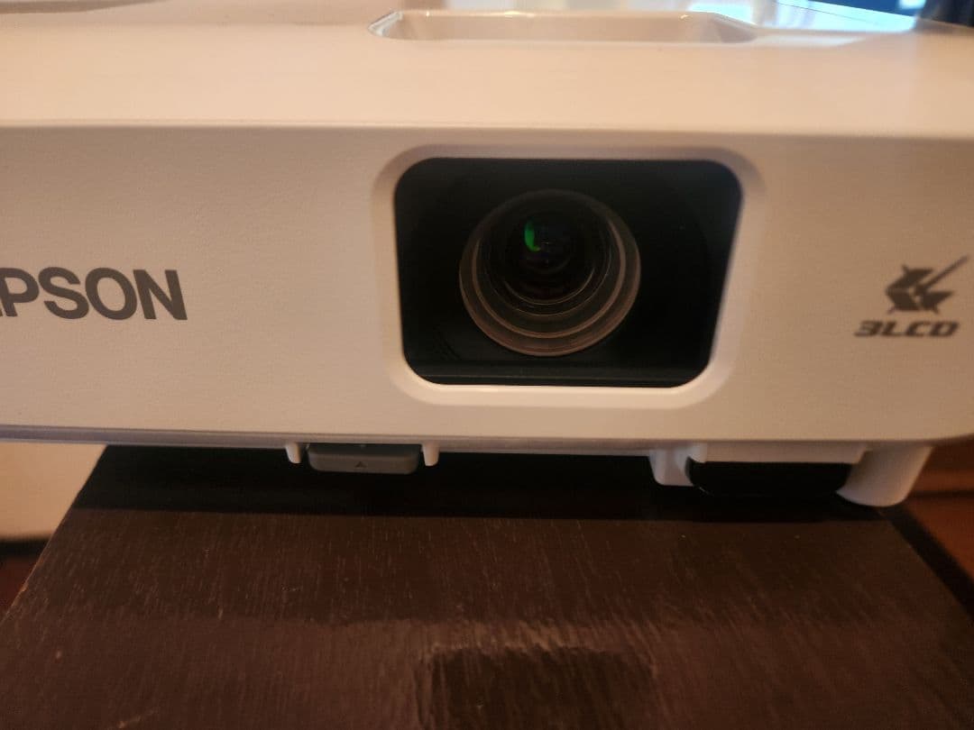 【新品同様・ランプ0時間】EPSON プロジェクター EB-E01 動作確認済