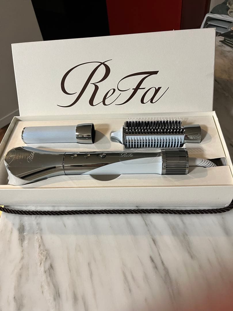 ReFa リファビューテックリセッター　ホワイト　すみちゃん