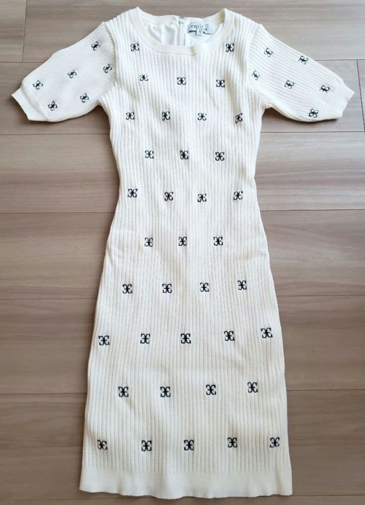 【美品/試着のみ】EMIRIAWIZ♡ワンピース