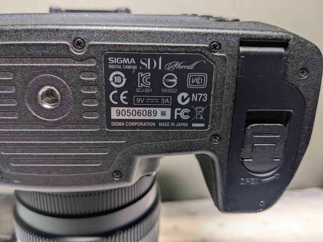 【ジャンク】SIGMA SD1 Merrill 本体+バッテリー +充電器