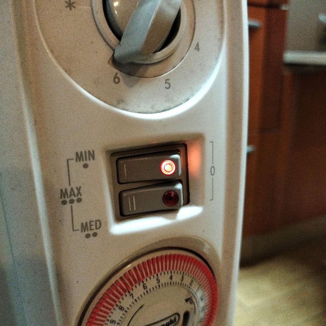 デロンギ オイルヒーター 1200W  D071249ECF