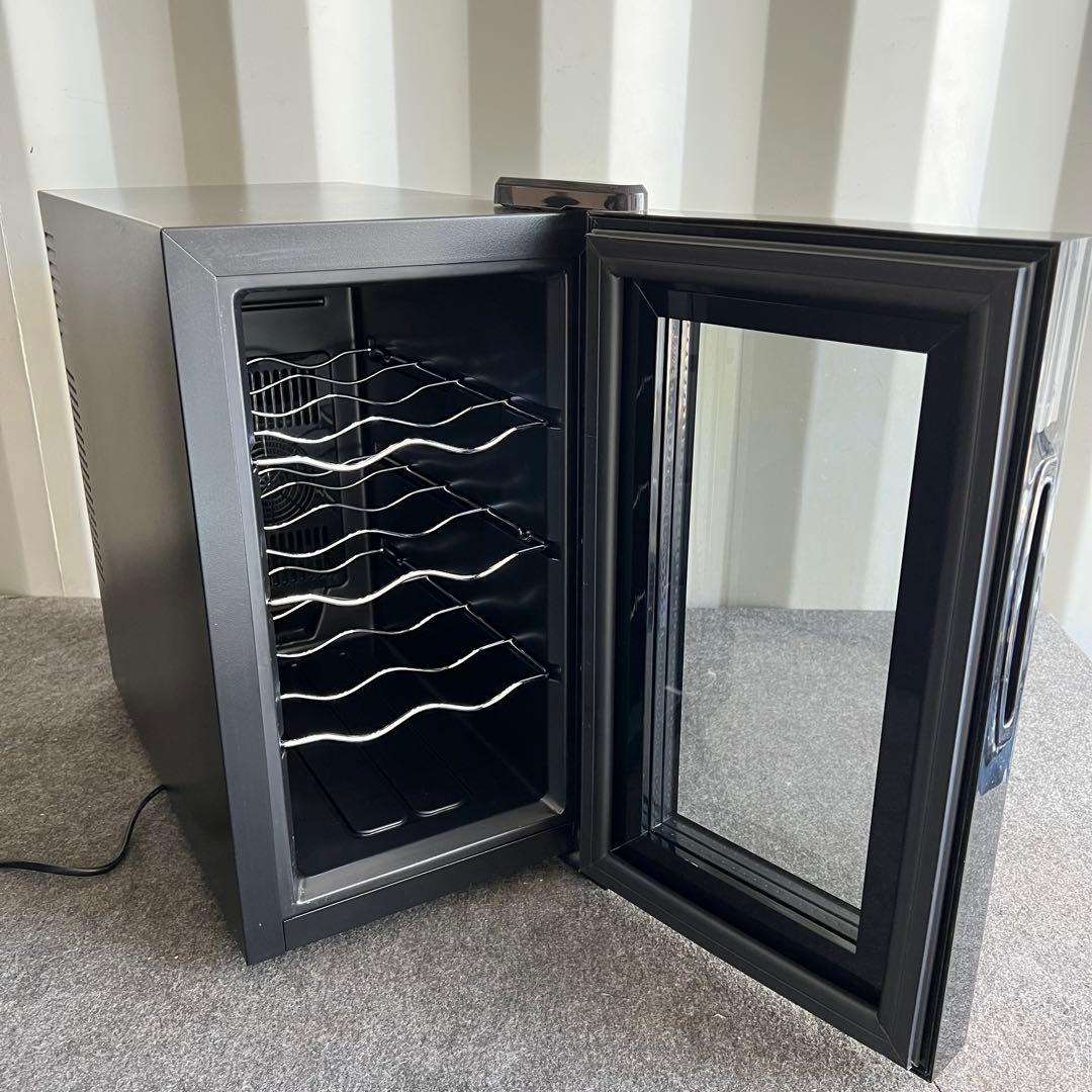 B26美品✨　ワインセラー　アイリスオーヤマ　ブラック　PWC-251P