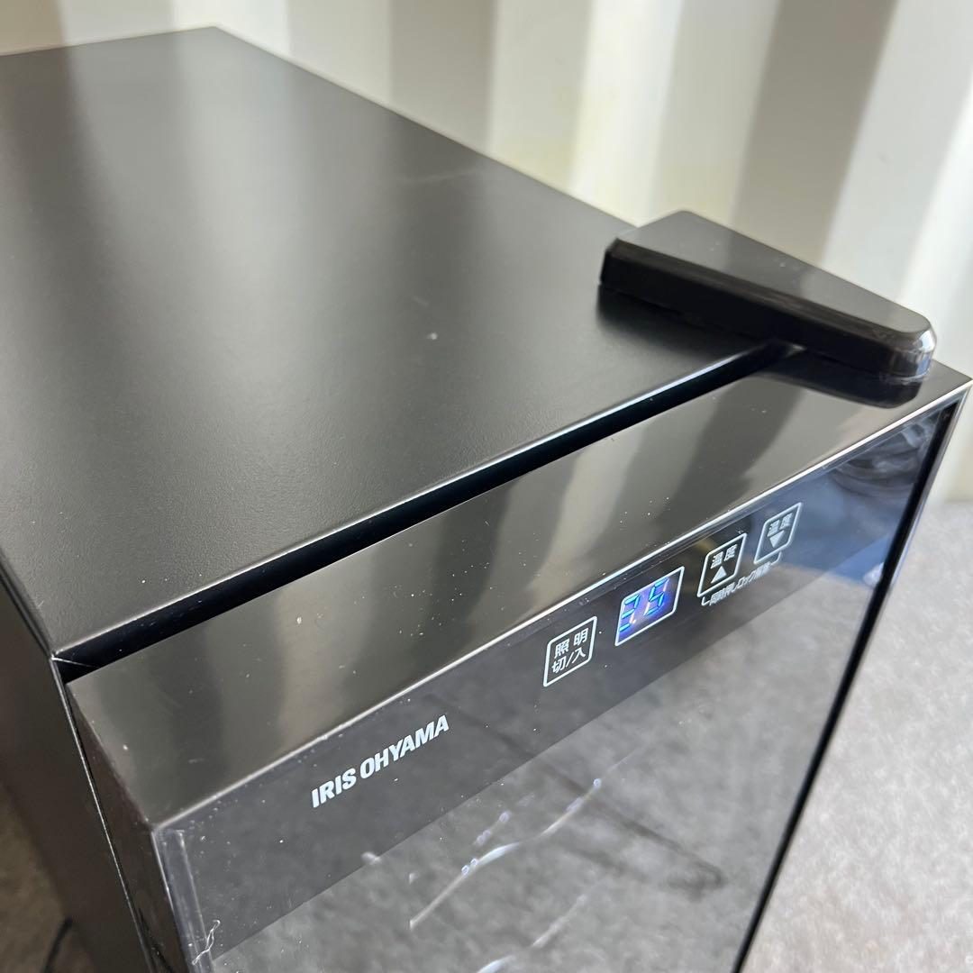 B26美品✨　ワインセラー　アイリスオーヤマ　ブラック　PWC-251P