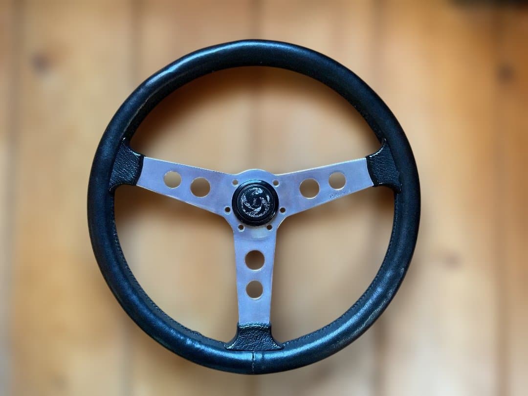 クラシックミニ用ボス付きHelleboreステアリング３３パイ