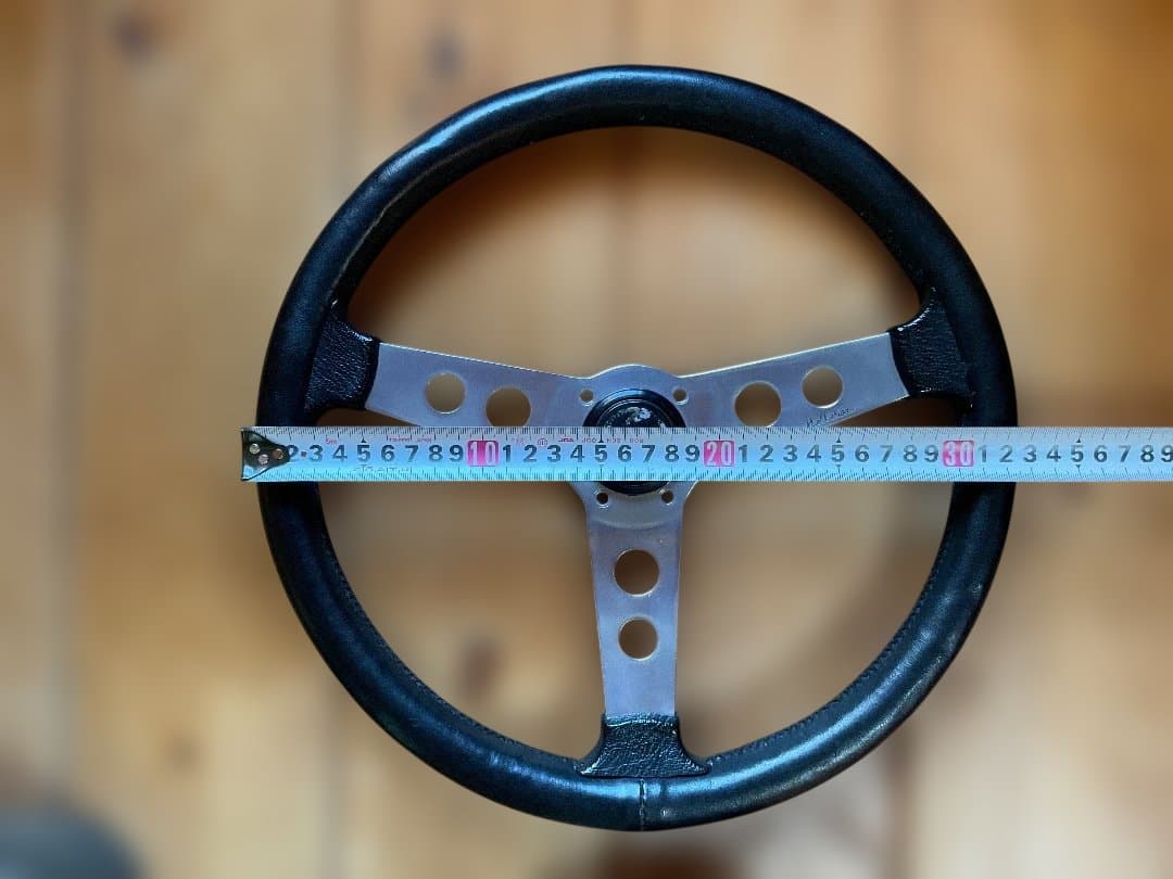 クラシックミニ用ボス付きHelleboreステアリング３３パイ