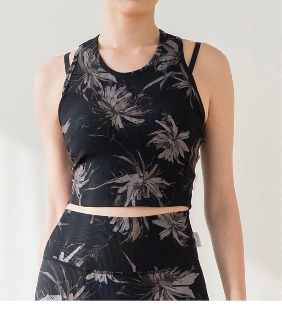 SUKURA 花柄ヨガウェア タンクトップとレギンスセット 美肌タオル付き