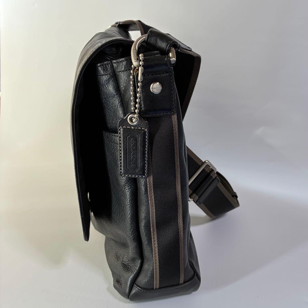 COACH ブラックレザー ショルダーバッグ