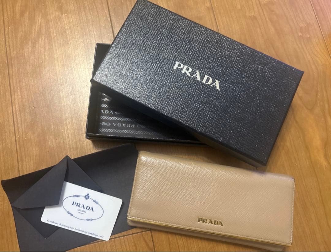 PRADA ベージュ 長財布　正規品