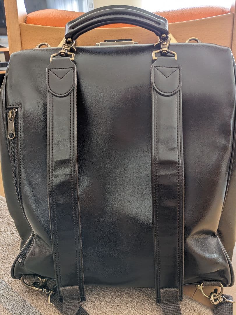 限定デザイン！ YOUTA ダレスバッグ Mサイズ チョコ（ブラウン）