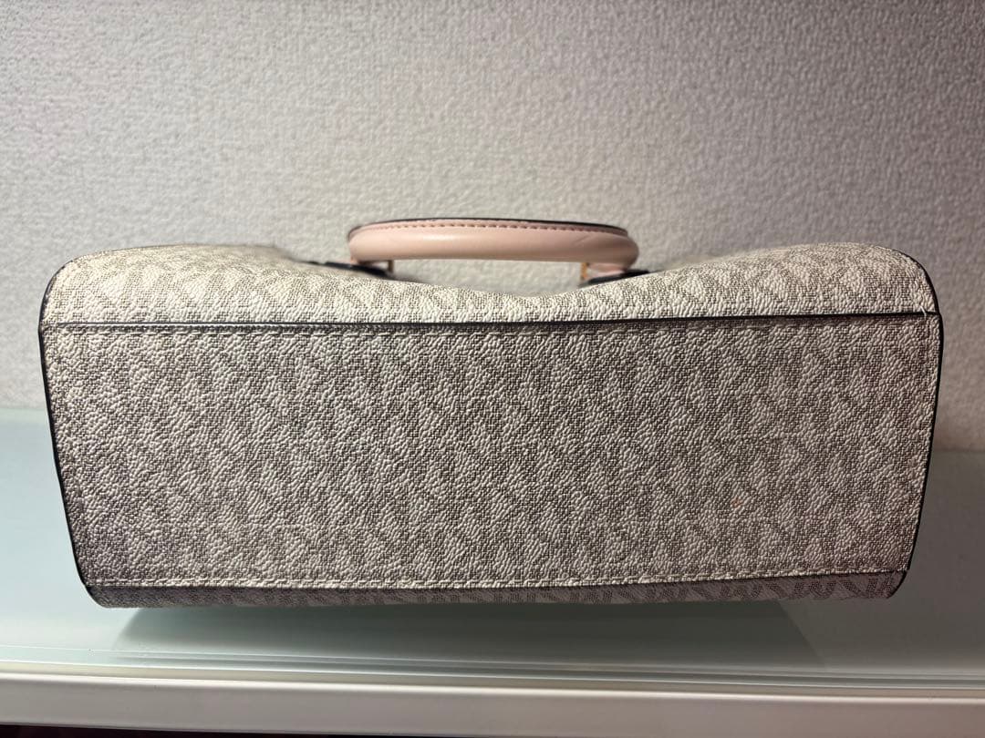 ね*す様 【値下げ】Michael Kors ハンドバッグ