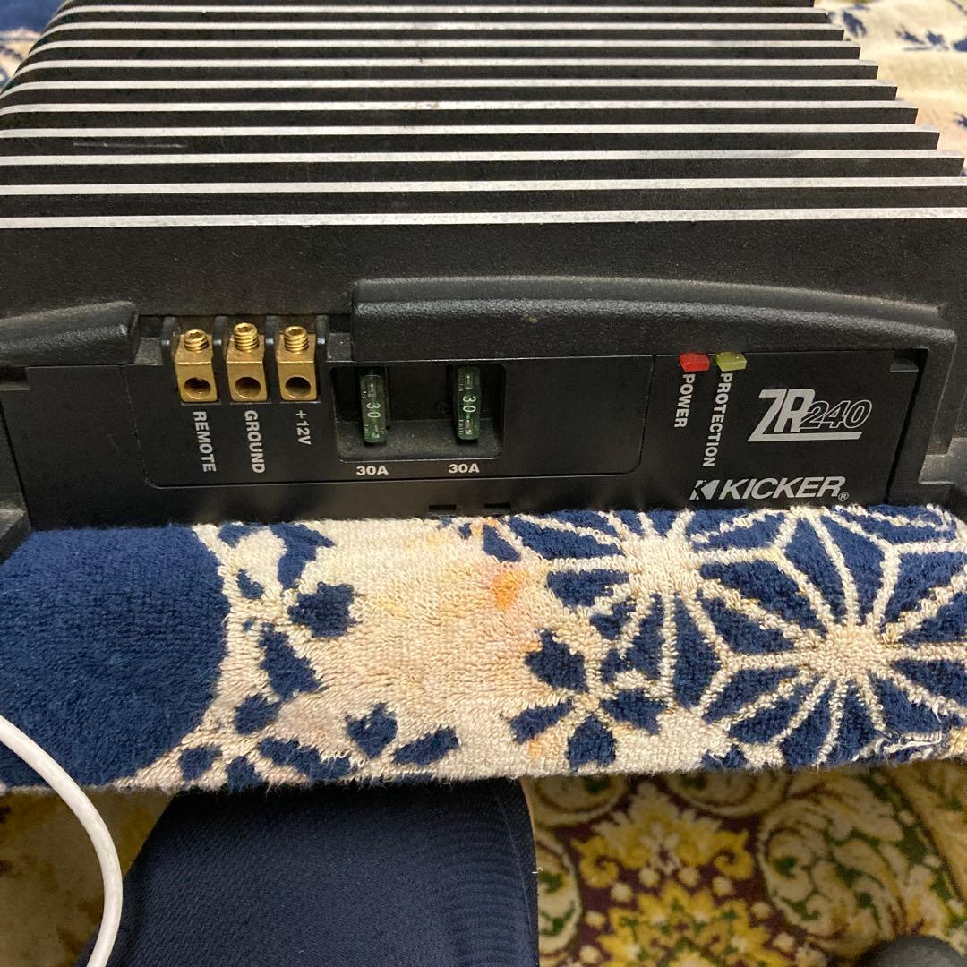 KICKER ZR240 2チャンネルアンプ