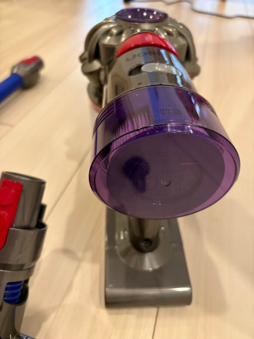 ★ダイソン★ 美品！Dyson V8 Slim Fluffy Extra
