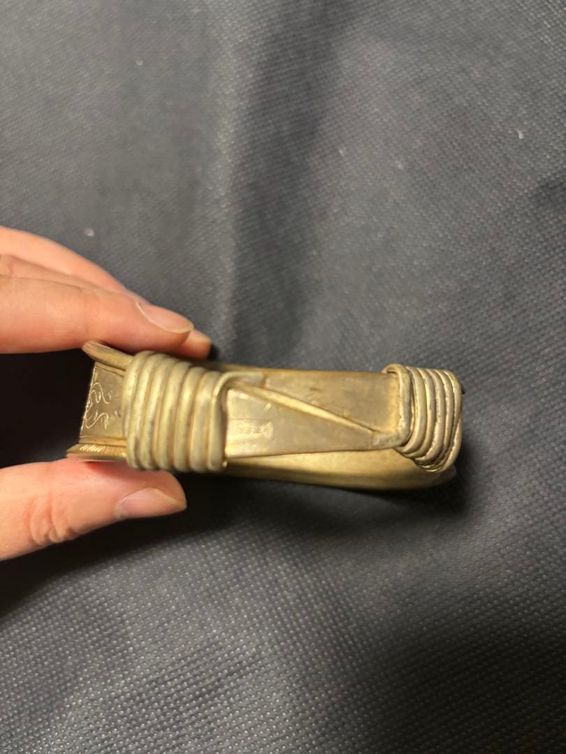 中国古美術品　銀の腕輪　バングル　龍文彫刻　177g