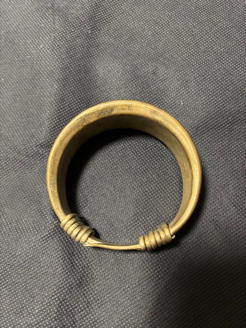 中国古美術品　銀の腕輪　バングル　龍文彫刻　177g