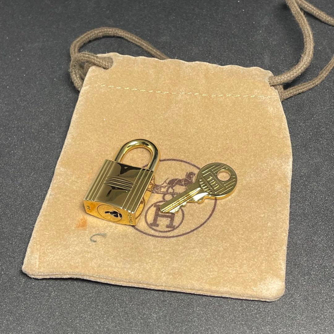 【美品】エルメス K24ゴールドメッキ パドロック リペア品 100番114-2